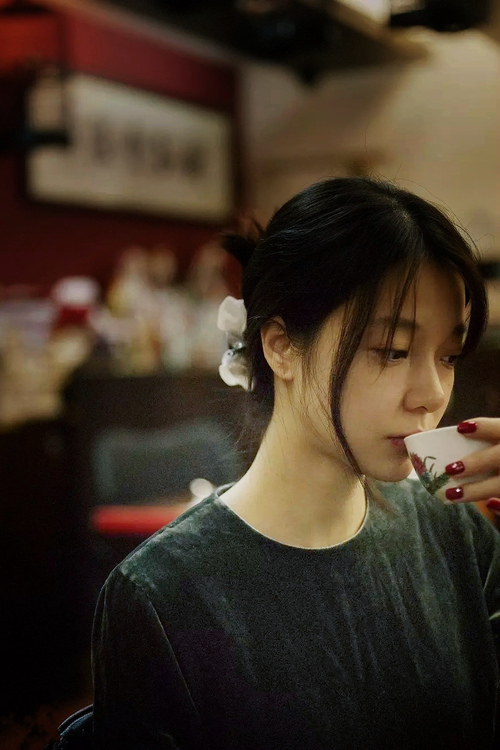 欧冠淘汰赛之夜，隐身英雄基耶萨用闪耀暗面锁死对手