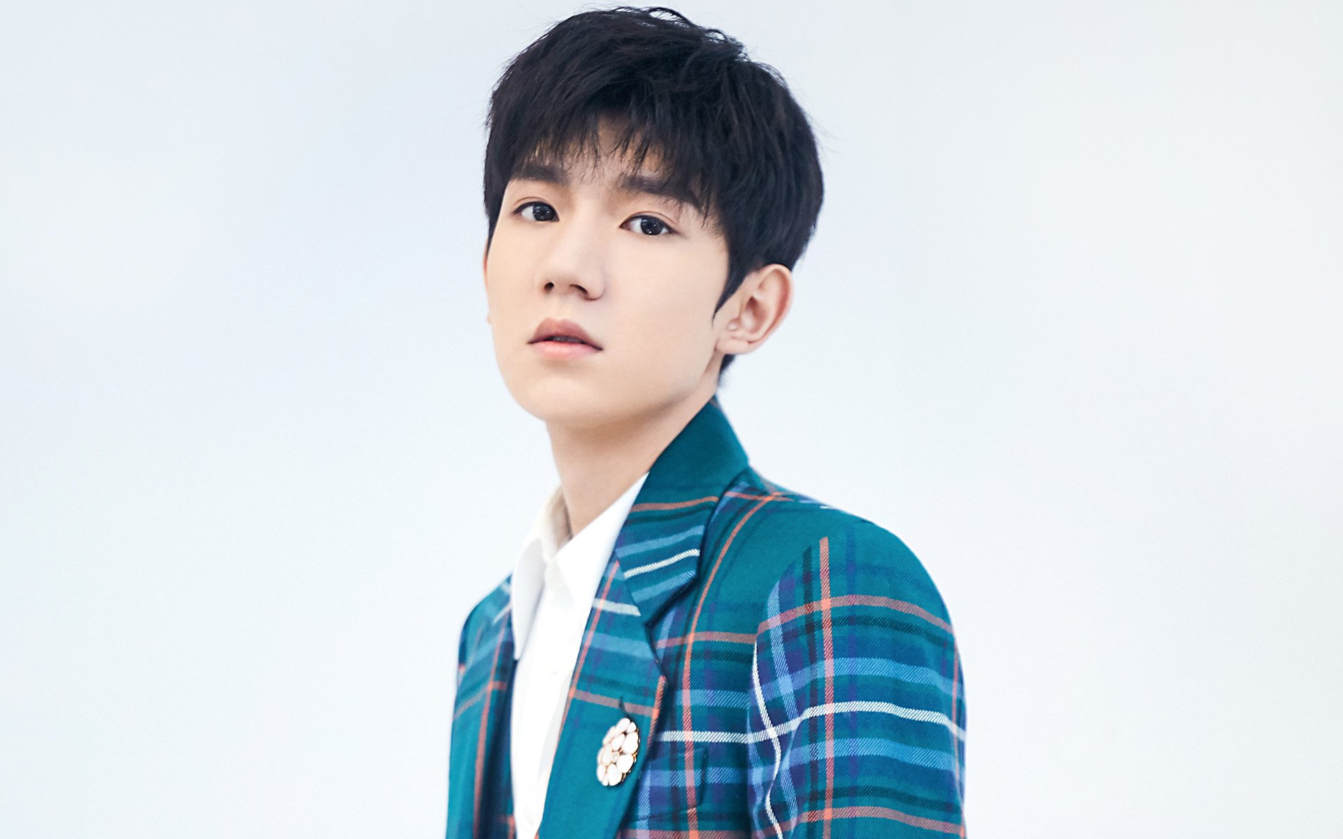 当尼克斯的橙蓝浪潮席卷欧冠战场,一场决胜局的心理围猎