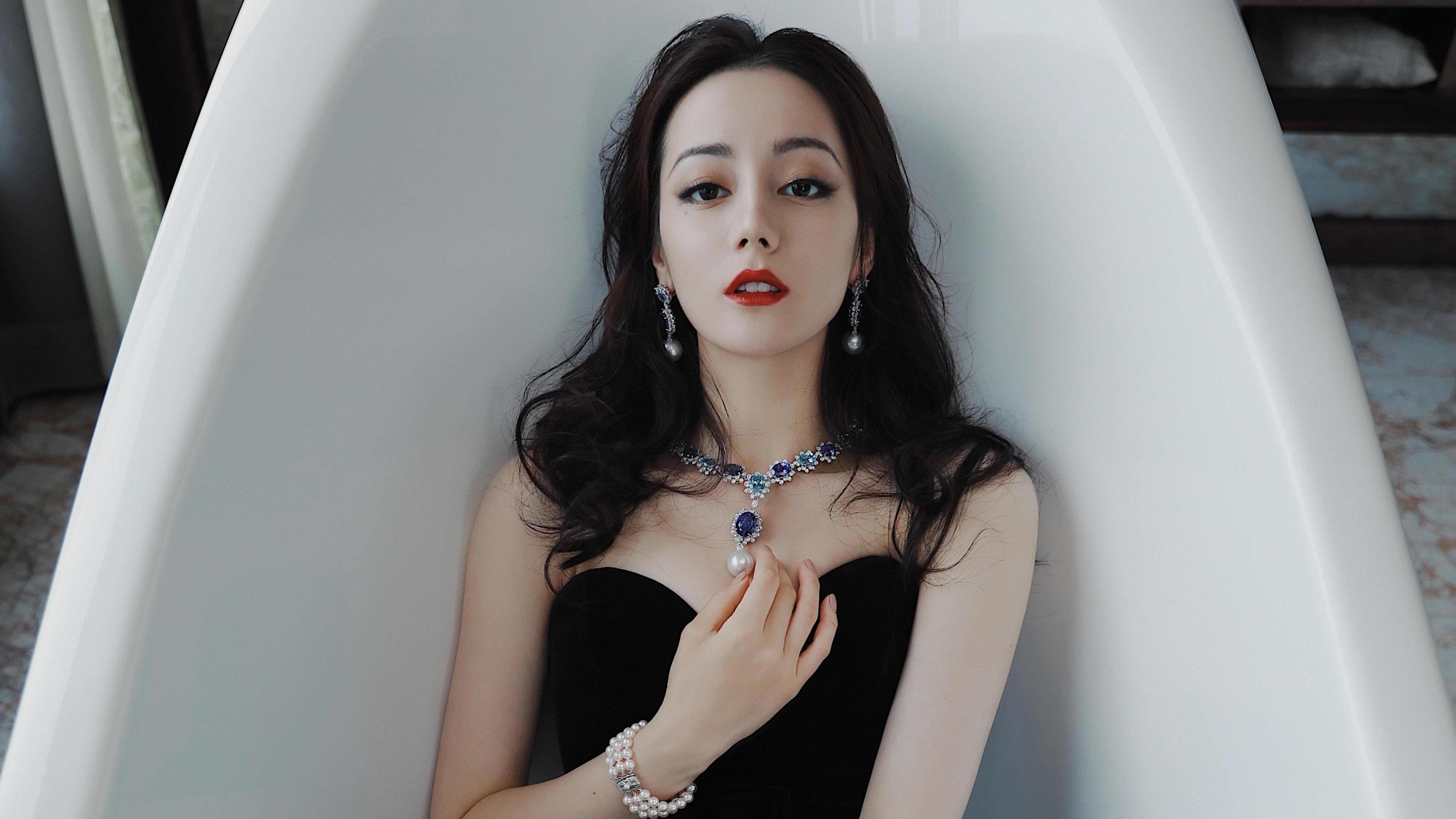 哈利伯顿化身风暴眼，热火惊涛骇浪中掀翻深圳