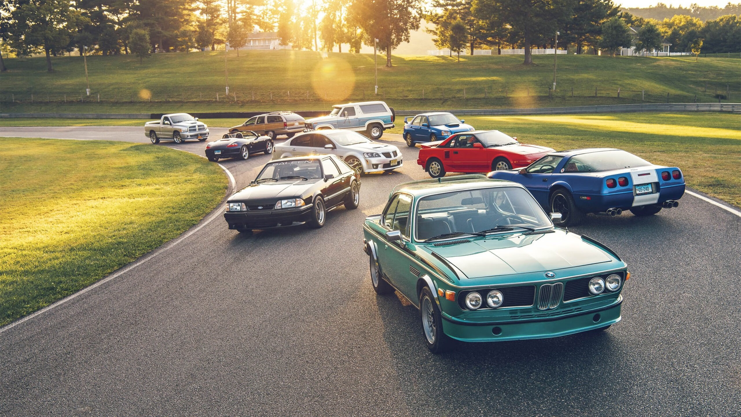 轰鸣与寂静，当F1街道赛的肾上腺素遭遇足球战术的精密绞杀