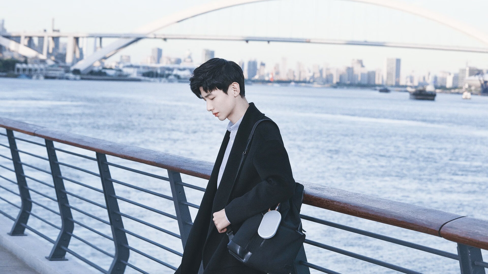 开云体育官方网站-灰熊踏平北京队,霍勒迪西决封神,一场跨越太平洋的篮球启示录